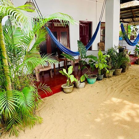 Tropicana Home Stay Arugam Bay Exteriör bild