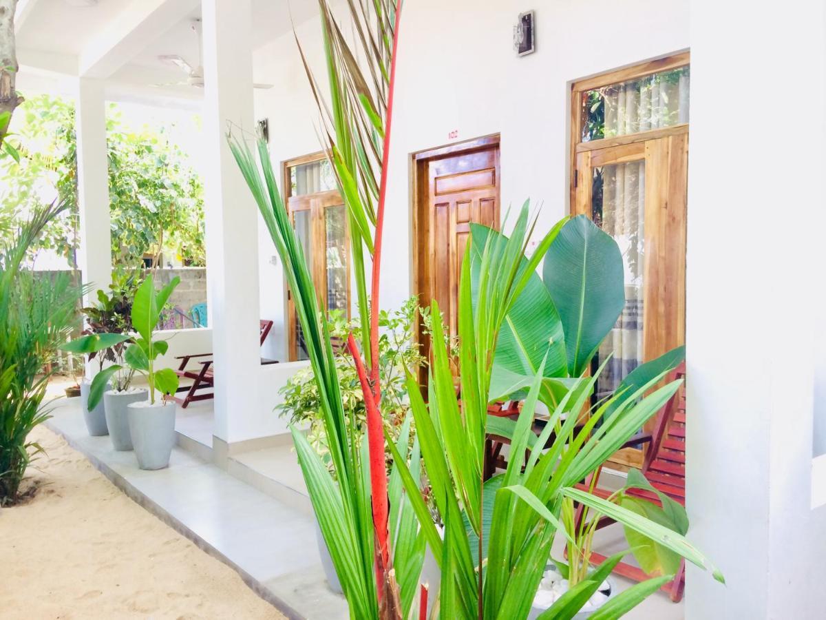 Tropicana Home Stay Arugam Bay Exteriör bild