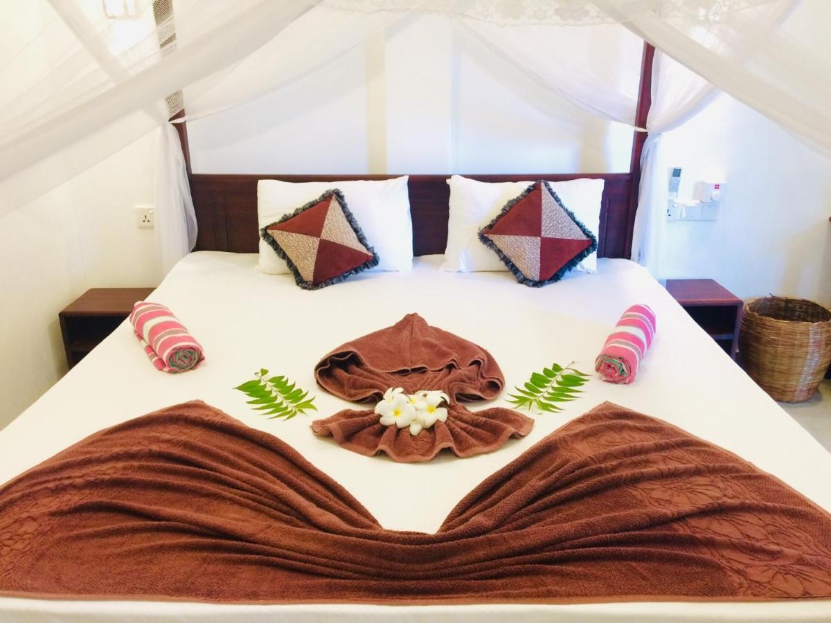 Tropicana Home Stay Arugam Bay Exteriör bild