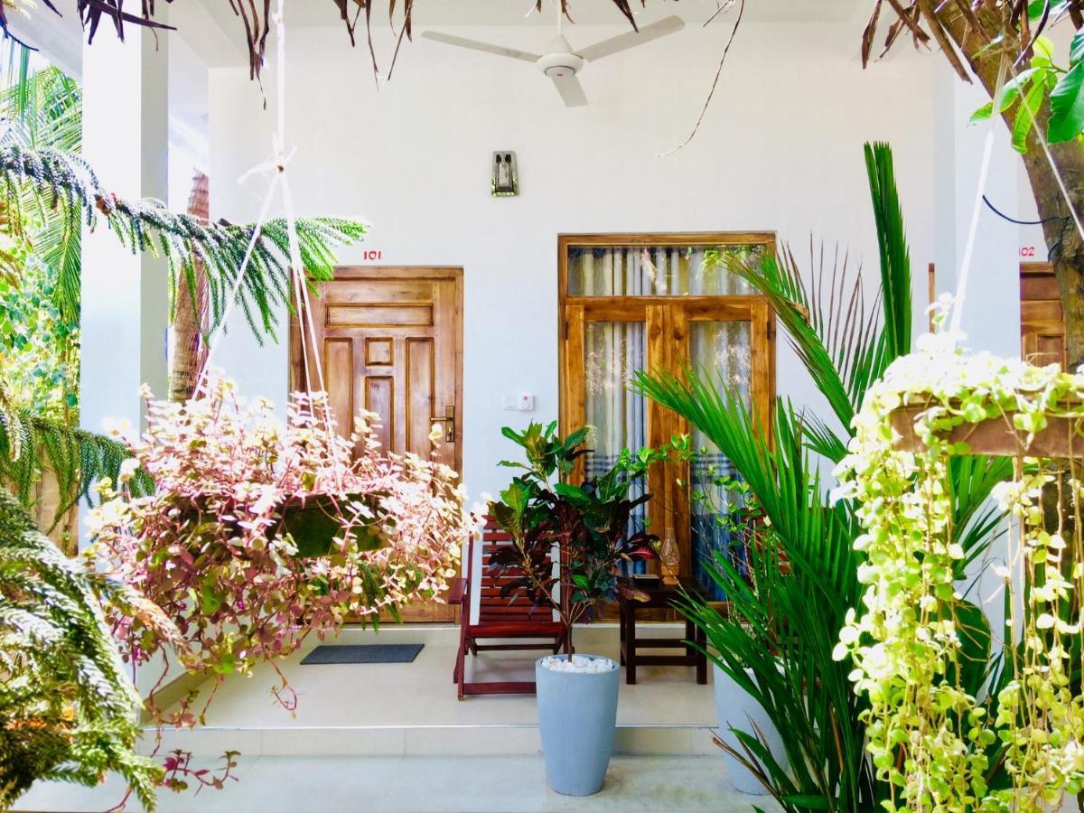 Tropicana Home Stay Arugam Bay Exteriör bild
