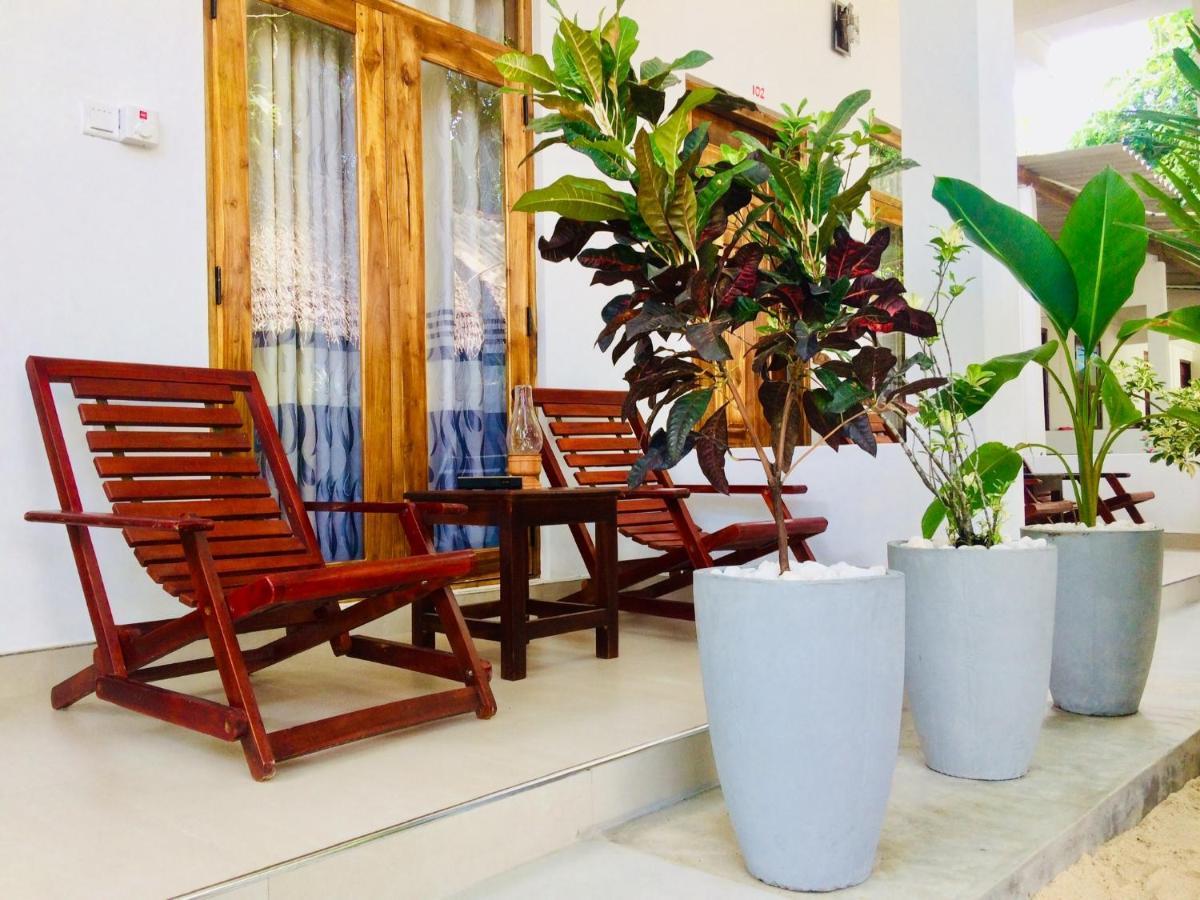 Tropicana Home Stay Arugam Bay Exteriör bild