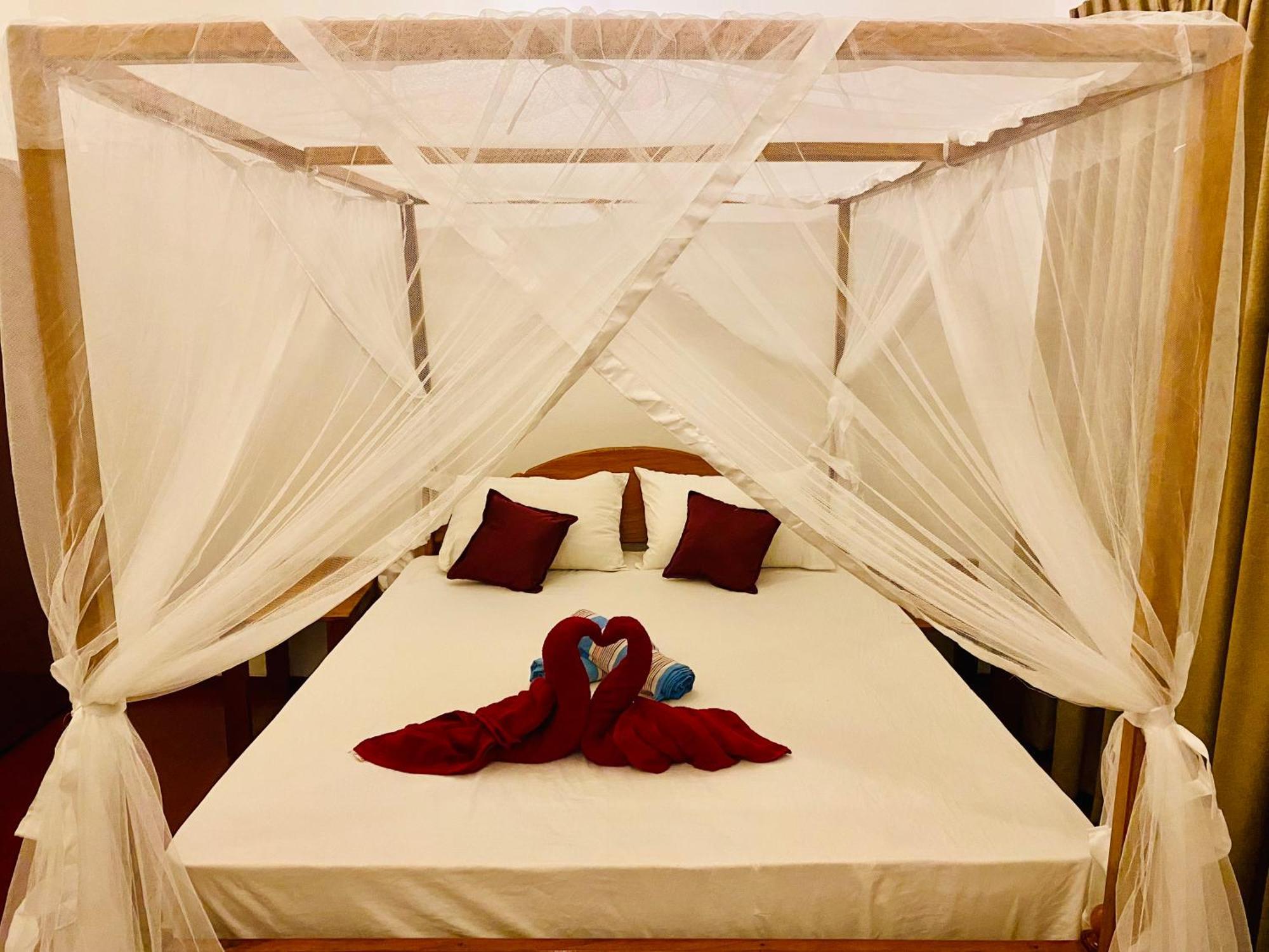 Tropicana Home Stay Arugam Bay Exteriör bild