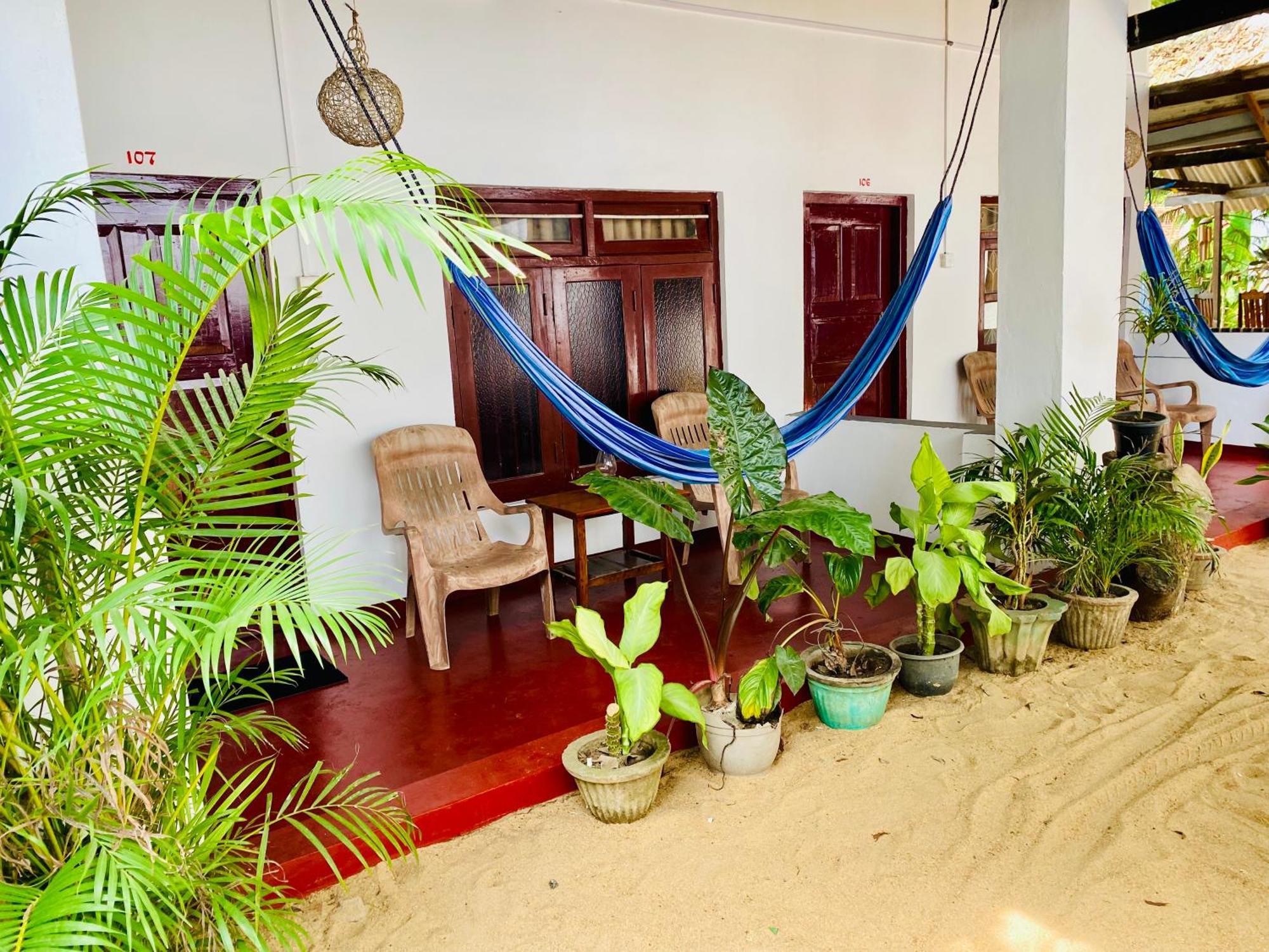 Tropicana Home Stay Arugam Bay Exteriör bild